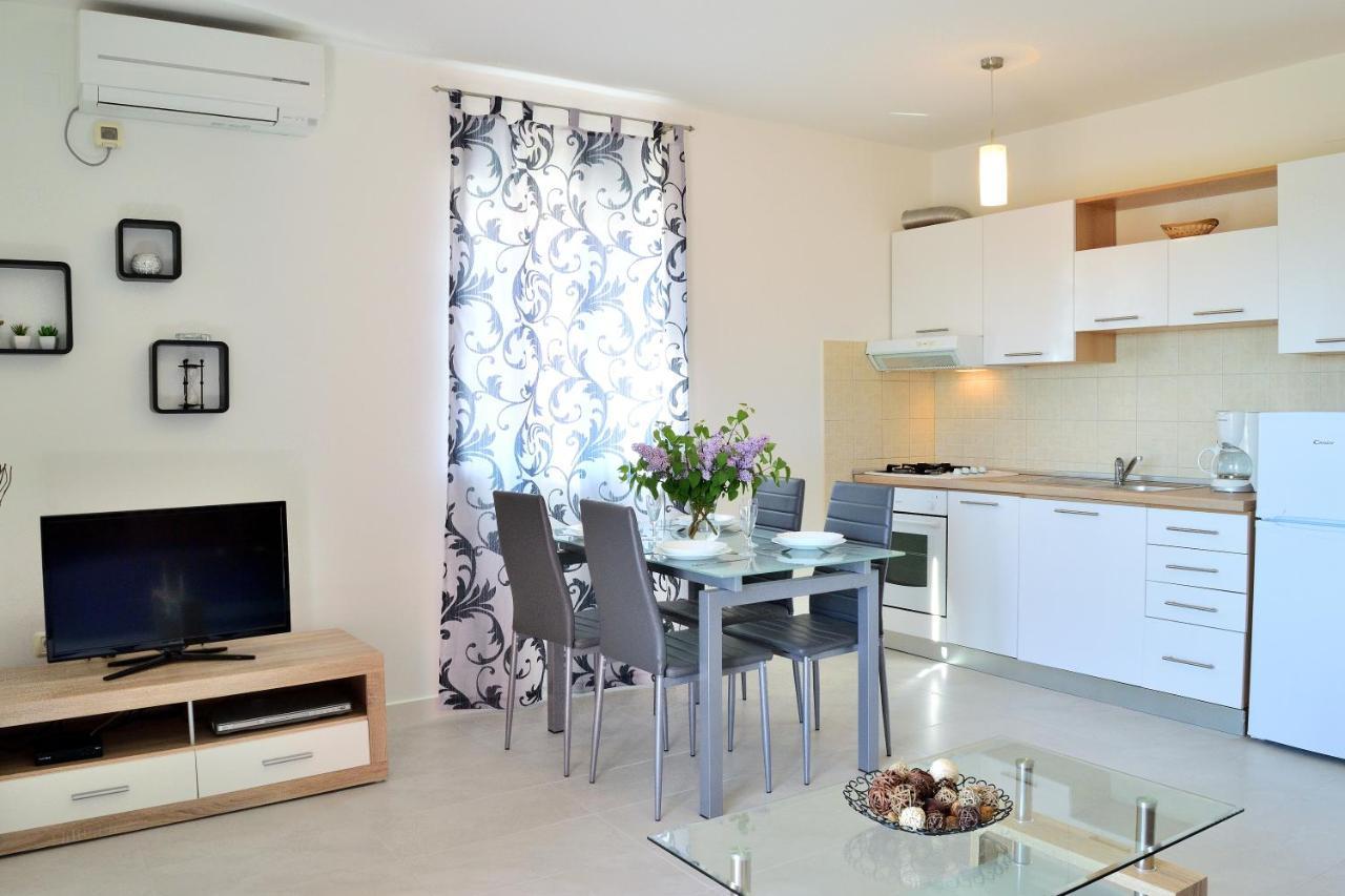 Apartment Domus Lauri Umag Eksteriør billede