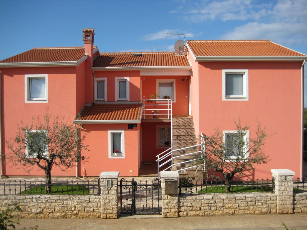 Apartment Domus Lauri Umag Værelse billede